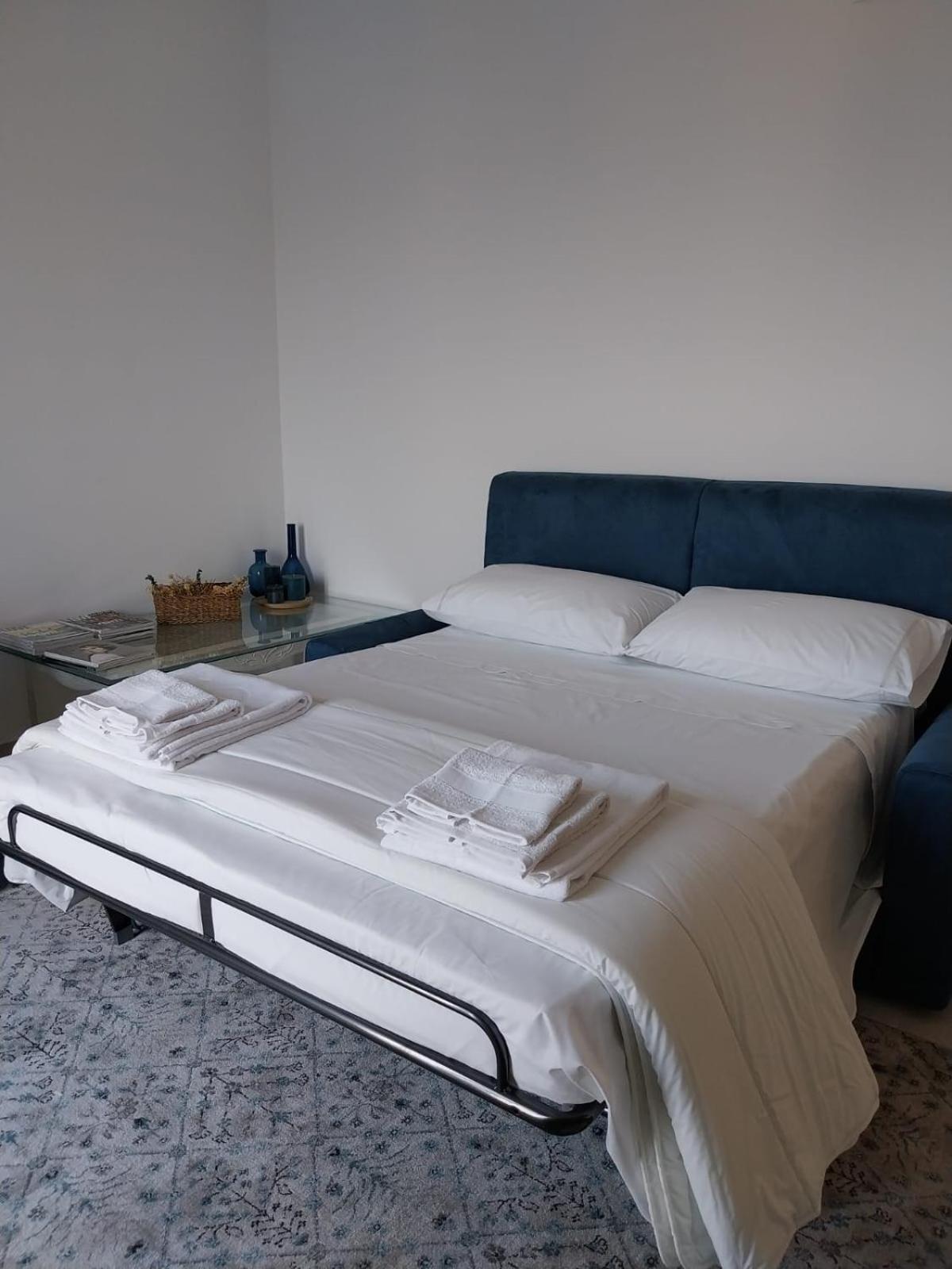 Principe Umberto Apartment Аугуста Екстериор снимка